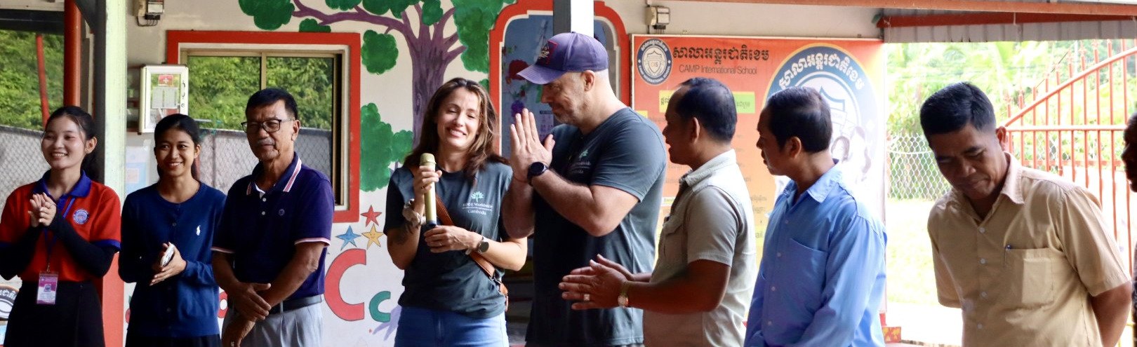 Hilde Marie Kvaløsaeter and Jamie Christopherson with local participants during presentations in Beong Touk